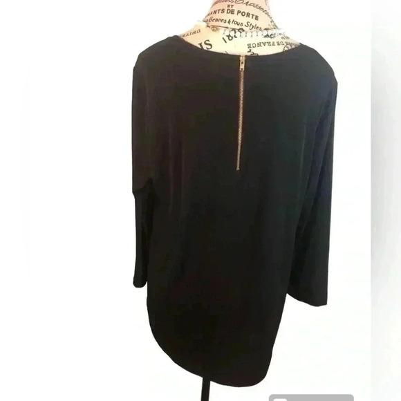 Chicos Size 2 Large Black Blouse Zipper Back Scoop Neck Stretch - Picture 2 of 3